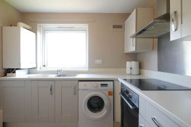 11, Wellfield Close, Hatfield photo 3