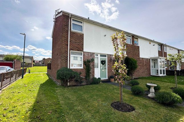 End terrace house for sale in Dykewood Close, Bexley