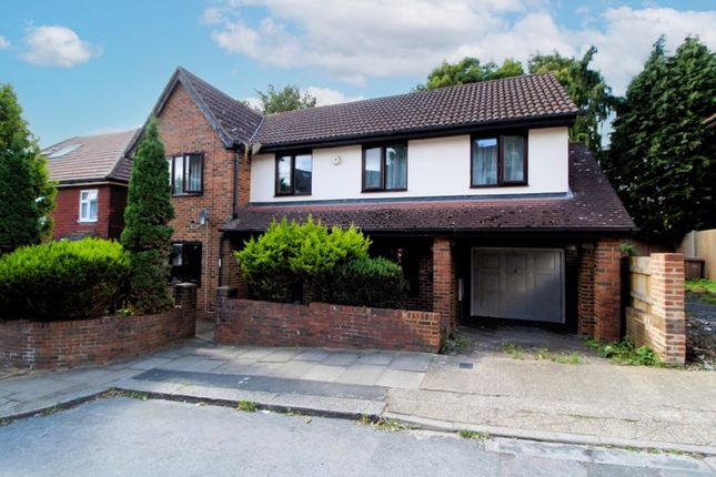 Thumbnail Detached house for sale in Pomfret Avenue, Luton