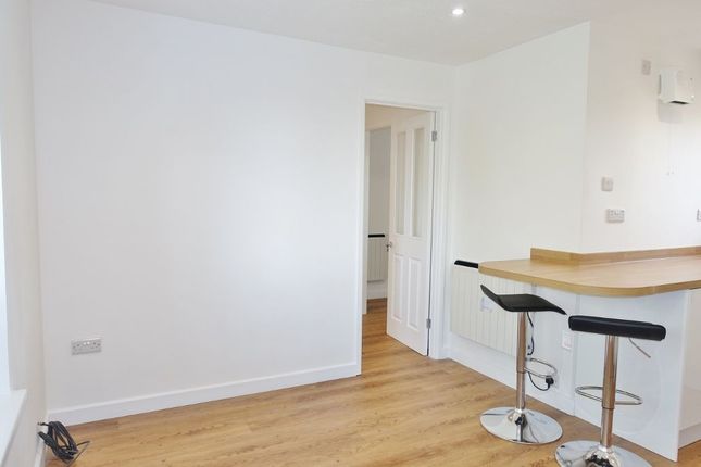 14 Weston Way, Newmarket photo 3