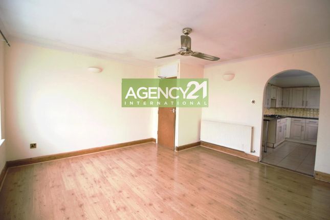 341, High Road, Chadwell Heath photo 3