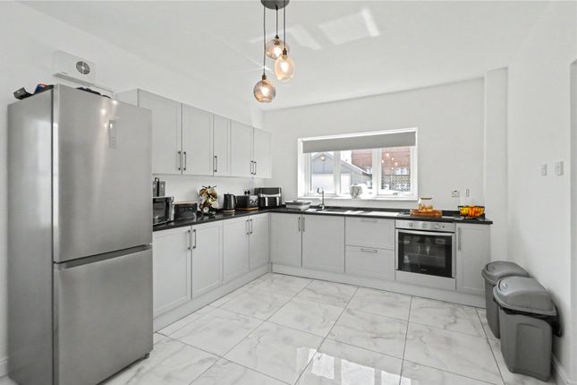 276, Wood Lane, Leeds photo 3