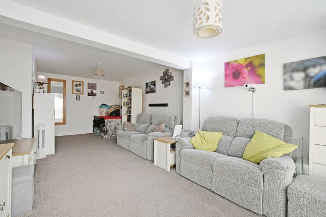 73, Paddock Way, Dronfield photo 4