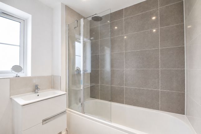 9, Richards Street Raunds, Wellingborough photo 3