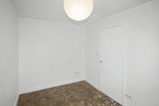 Flat 5, Clarendon Court, Wakefield photo 5