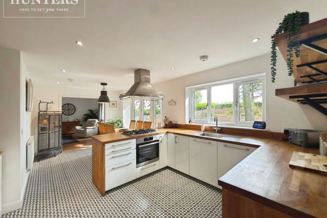 1, Woodroyd Gardens, Wombwell photo 4