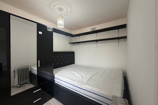 The Annexe, 311, Kingston Road, Surrey photo 3