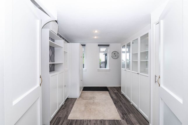 142 Ravenswood Rise, Livingston photo 4