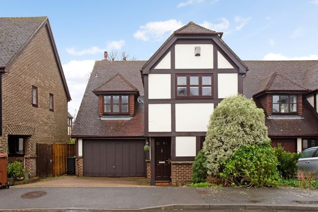 Thumbnail Detached house to rent in Court Meadow Close, Rotherfield, Crowborough