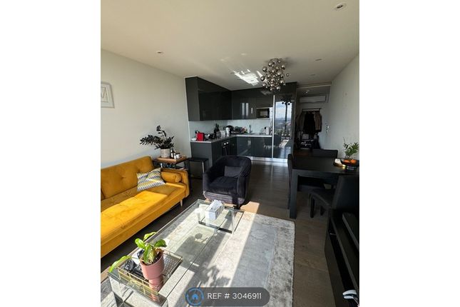 Apartment, St Gabriel Walk, London photo 3
