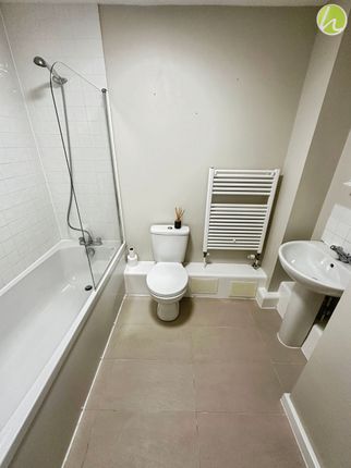 Flat 2, 43 Corringham Road, Stanford-Le-Hope photo 4