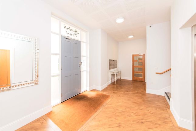 Flat 8 Beulah Court, 47, Beech Hill, Hadley Wood photo 2