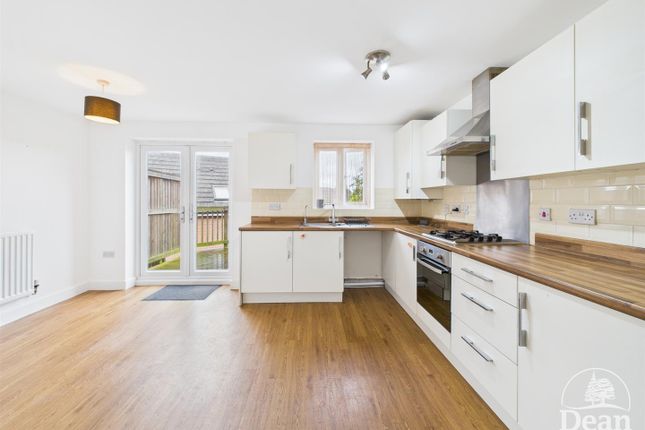 8, Sneyd Wood Road, Cinderford photo 3