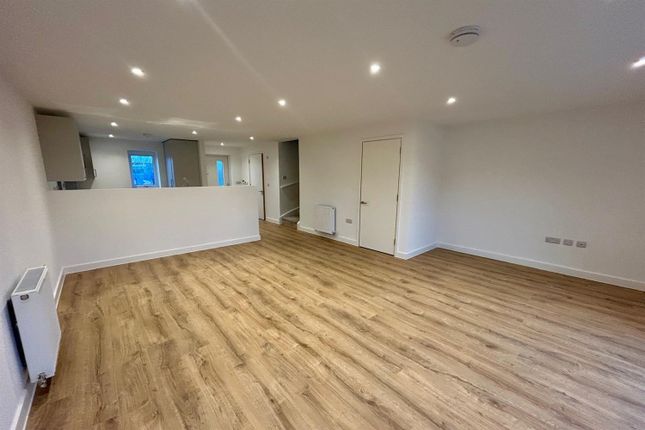 77, Furlong Way, Castle Irwell, Salford photo 4