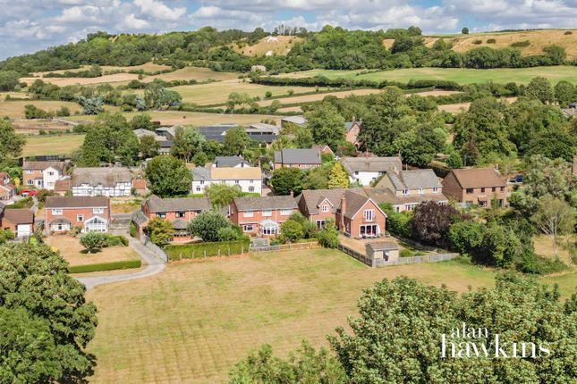 51, Broad Town, Broad Town photo 2