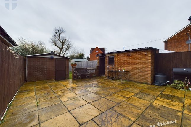 Terraced house to rent in Intalbury Avenue, Aylesbury