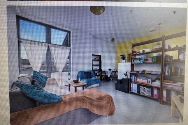 Flat 53, Martlesham Walk, London photo 5