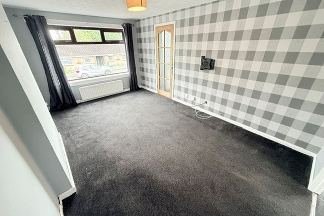 34 Cowal Crescent, Glenrothes photo 3
