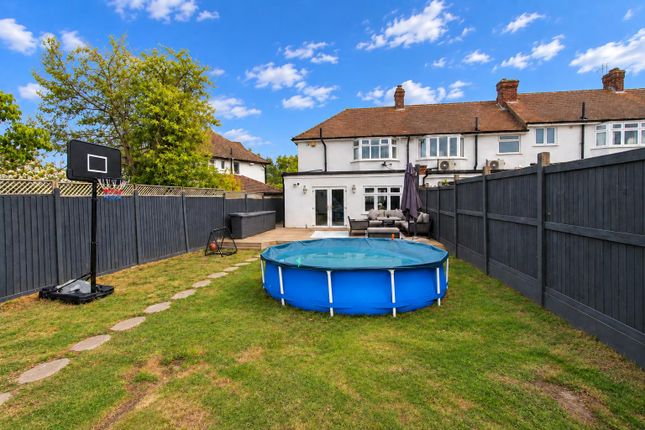 109, Wolsey Crescent, Morden photo 3