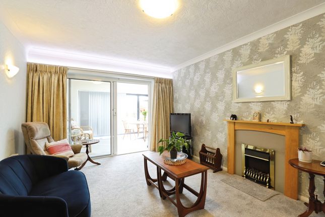Belvoir Drive, Leicester photo 3