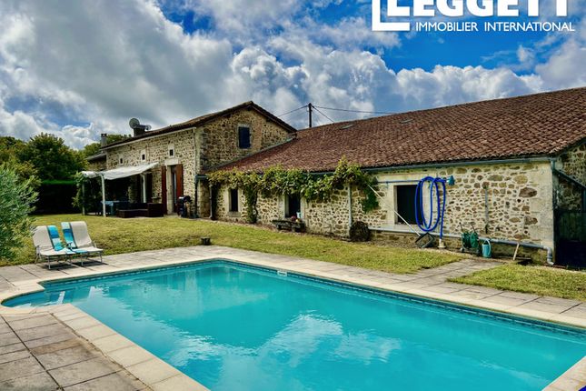 Thumbnail Villa for sale in Teyjat, Dordogne, Nouvelle-Aquitaine