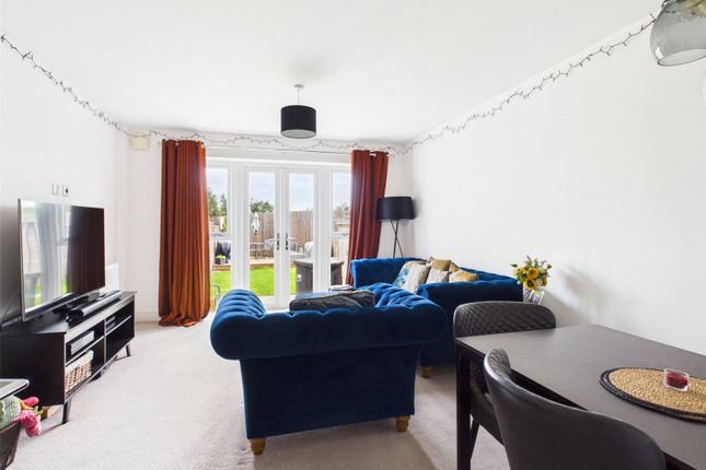 15, Goldfinch Edge, Dursley photo 4