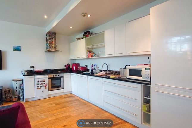 Thumbnail Flat to rent in The Broadway, Woodford Green