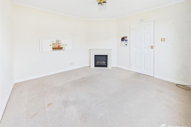 34, Agar Crescent, Redruth photo 3
