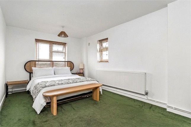 Flat 63, Lister Court,, Yoakley Road, London photo 2