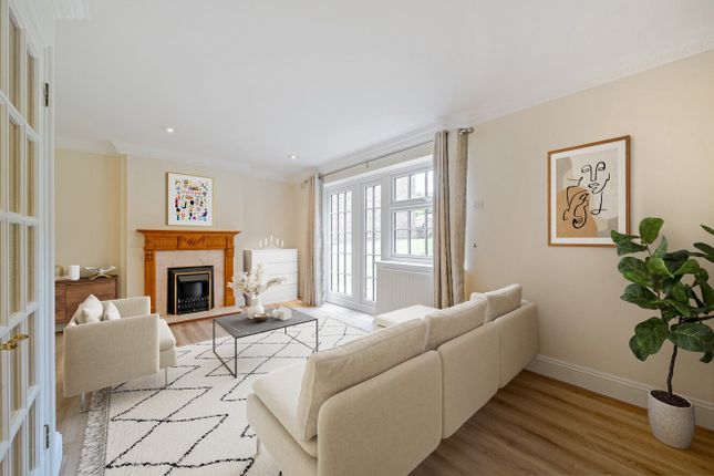 Flat 20, Southfields Court,, Albert Drive, London photo 2