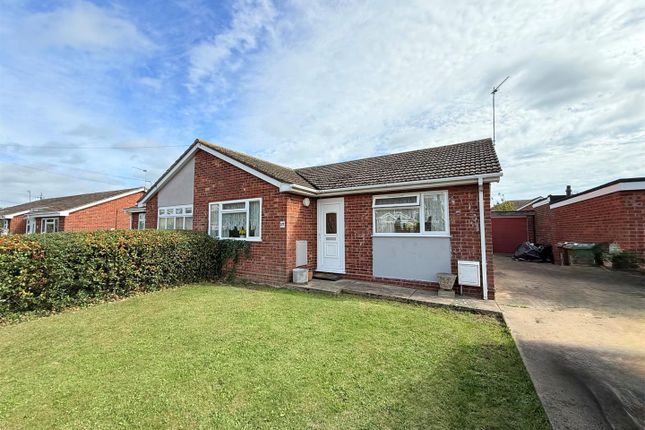 2-bed semi-detached on 17, Lawnswood Drive, Great Yarmouth, £225,000