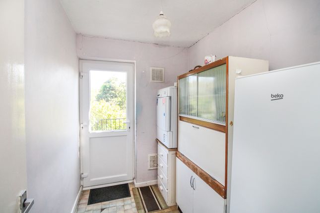 29, Withypitts East, Crawley photo 4