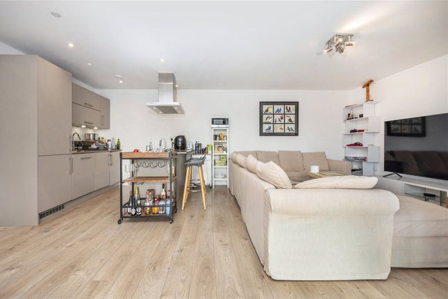 Flat to rent in Rotherhithe New Road, South Bermondsey