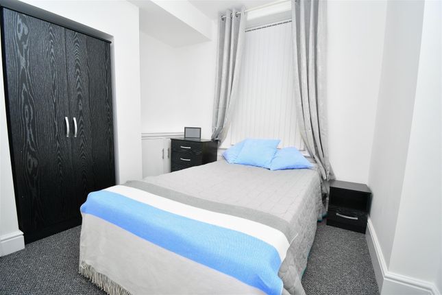 4, Scarlett Street, Burnley photo 4