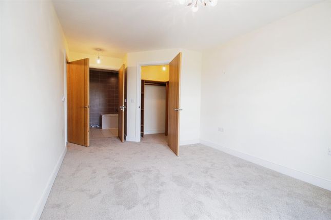 Flat for sale in Humphrey Court, The Oval, Stafford