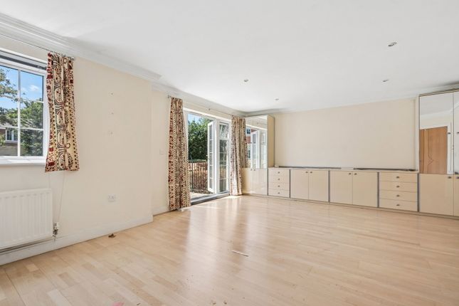 40,Flat 11, Eastcote Road, Pinner photo 4