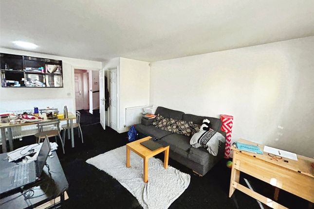 17, Hussar Court, Coventry photo 4
