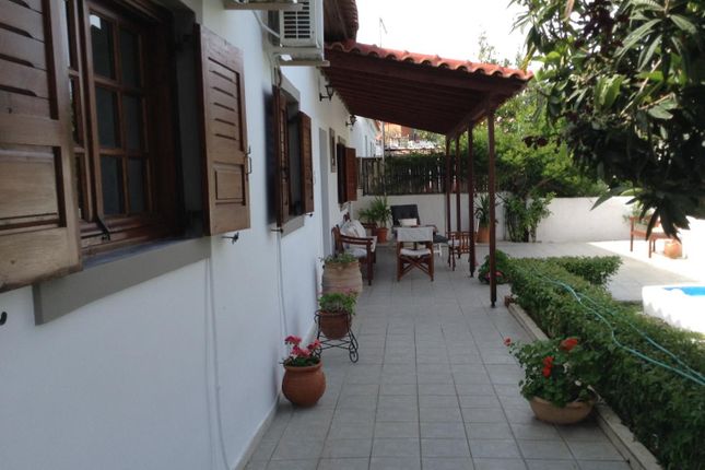 Villa for sale in Neos Pirgos 340 12, Greece