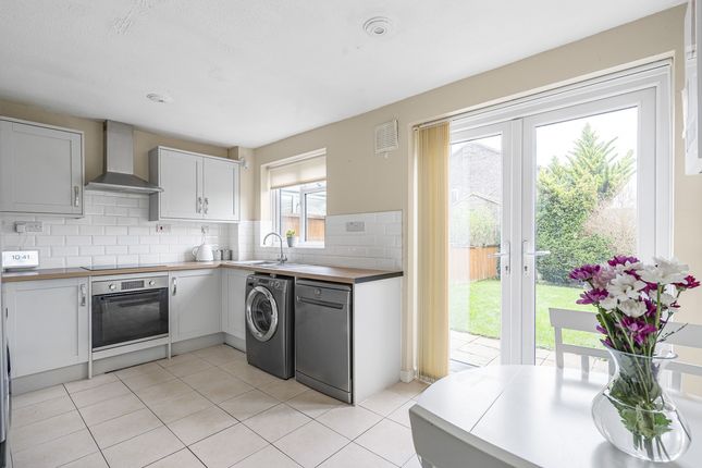 46, Roundham Close, Kidlington photo 2