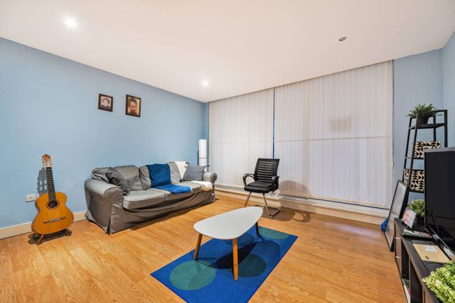 Thumbnail Flat for sale in Ebb Court, Gallions Reach, London