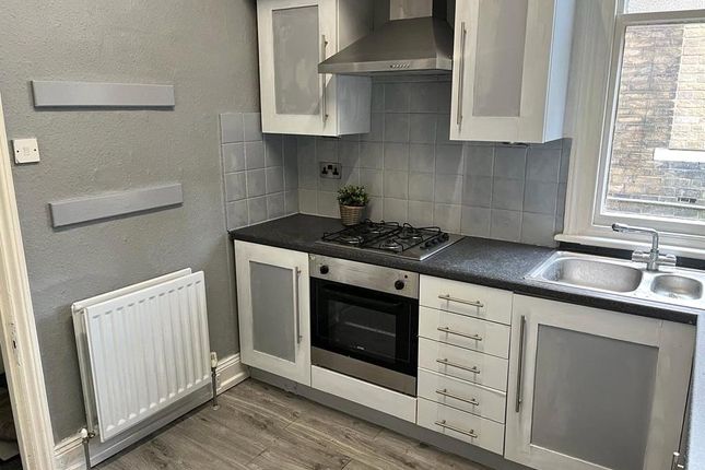Ground Floor Flat, 38, West Park Street, West Yorkshire photo 3