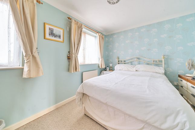 Terraced house for sale in Cotswold Way, Worcester Park