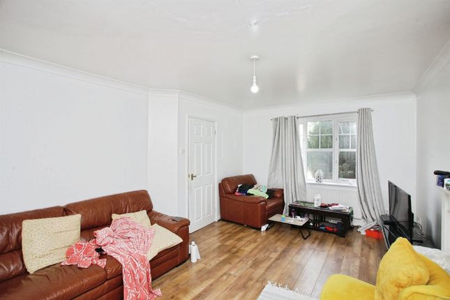 1, Deacon Close, Rugby photo 4
