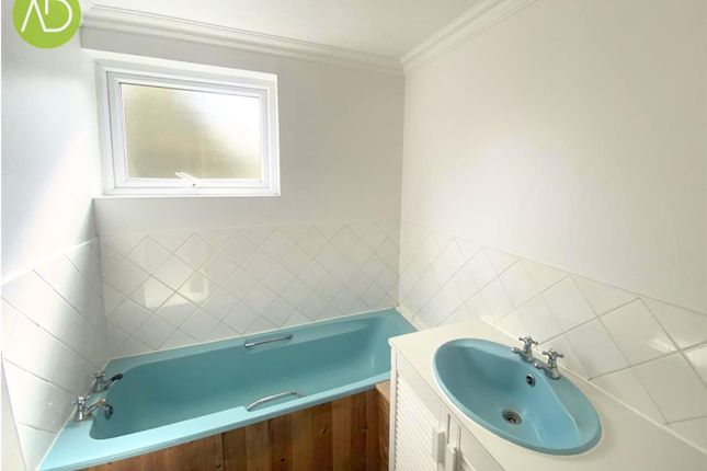 24, Woodgrange Court, Hoddesdon photo 4