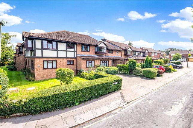 Flat for sale in Forge Close, Bromley