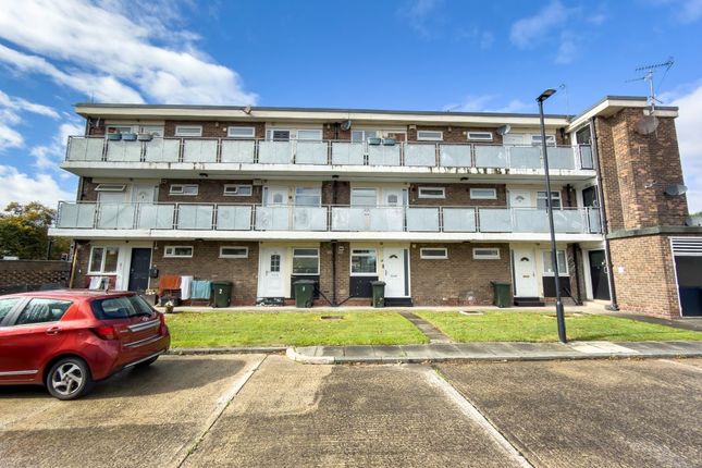 1-bed flat on 8 Belsay Gardens, Newcastle upon Tyne, £18,000