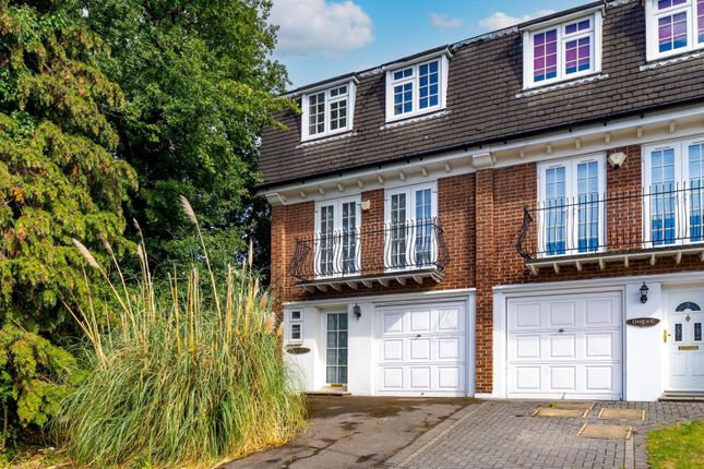 4 Bedroom  End Of Terrace Town House With Garage. Close To Snaresbrook  Tube Station And Wanstead High Street