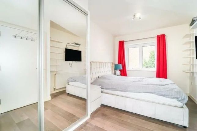 Flat to rent in Salisbury Road, Southall