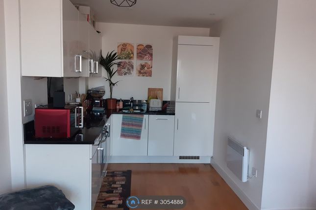 Apartment, The Wharf Dock Head Road, Chatham photo 3