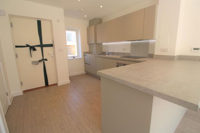 4, Currant Road, Harlow photo 4
